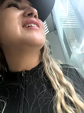 violet-grey's cam snapshot