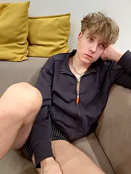 Paradeevich_And's cam snapshot