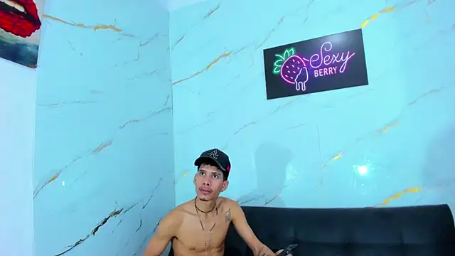 little_alex01 live sex cam