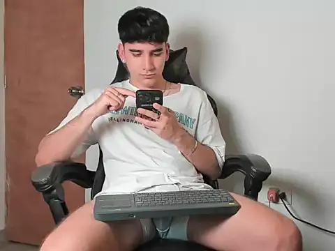 leo030809's cam snapshot