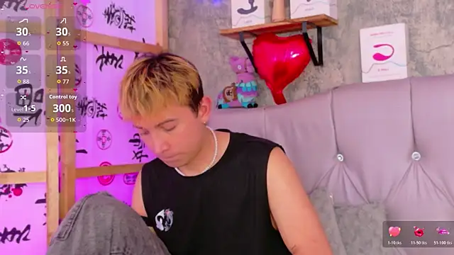 Naughty__Chriss's cam snapshot