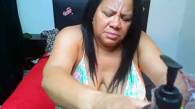 Shanttal0272 live sex cam