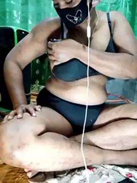 Mistompa24 live sex cam