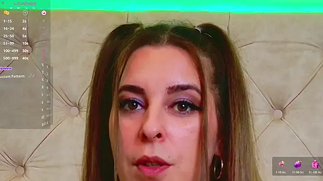 KarinaNoir live sex cam