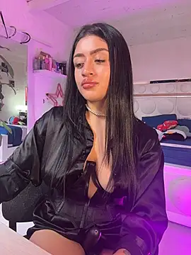 lucianaroy live sex cam