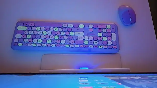 XShyBabyFloraX live sex cam