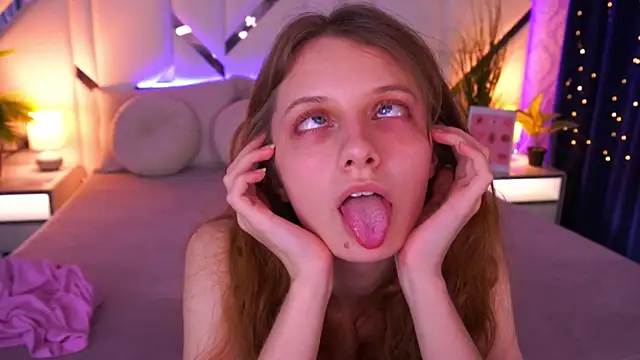 CuteeFoxy live sex cam