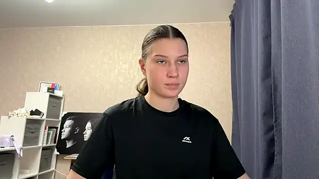 CloudyTube live sex cam