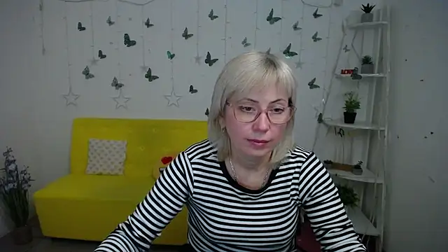 LaurenWishy's cam snapshot