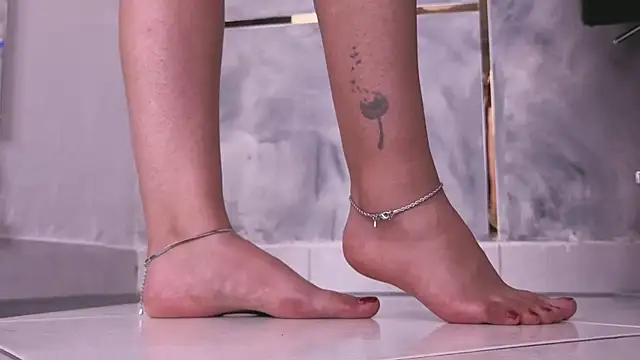 Ellaochoa's cam snapshot