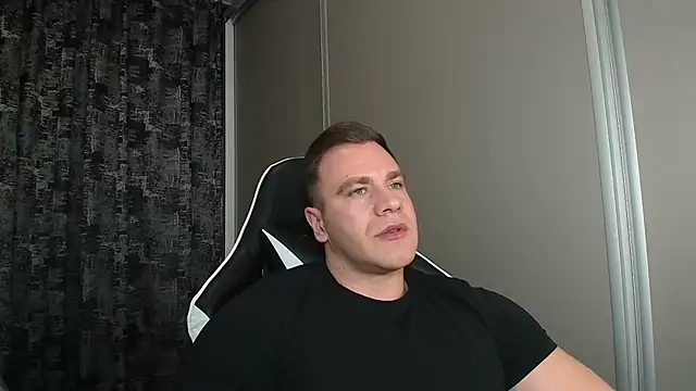 Thori92 live sex cam