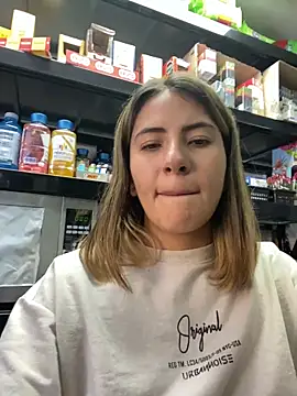 Andrea_19blonde's cam snapshot