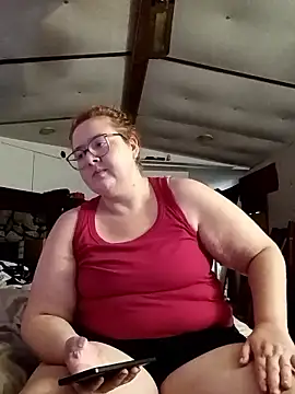 XEmoxkittyx live sex cam