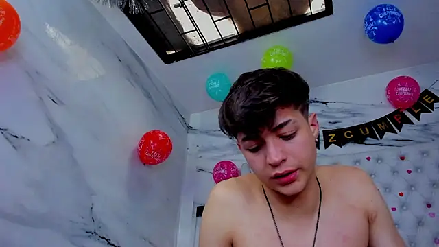 Ari_and_Storm live sex cam