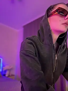 bigJuicyPussy live sex cam