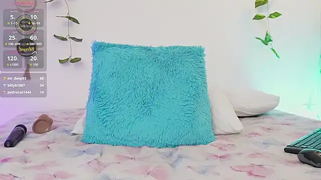 saraBow live sex cam