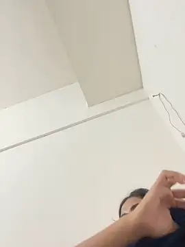 sexy-riya43's cam snapshot