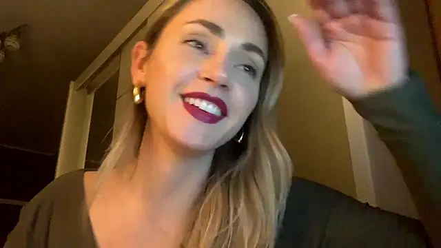 AmelieHot's cam snapshot