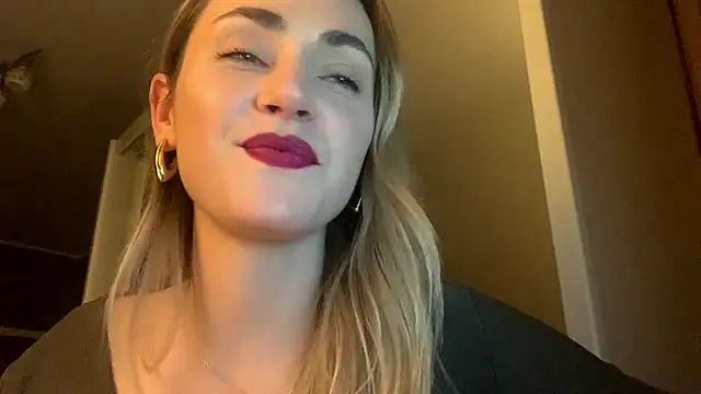 AmelieHot's cam snapshot