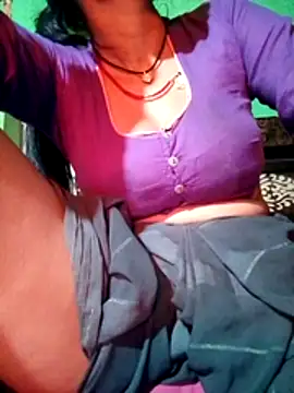 Hotbabhi143's cam snapshot