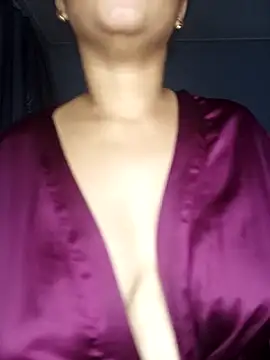 Sultrytits6 live sex cam