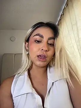 Elina_Hills's cam snapshot