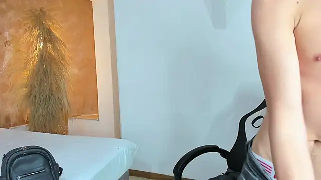 CONNOR_STONNE_'s cam snapshot