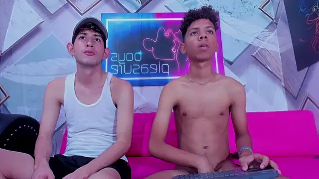 Spicy_guys's cam snapshot