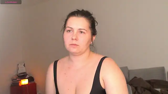 M1ssShyMira's cam snapshot