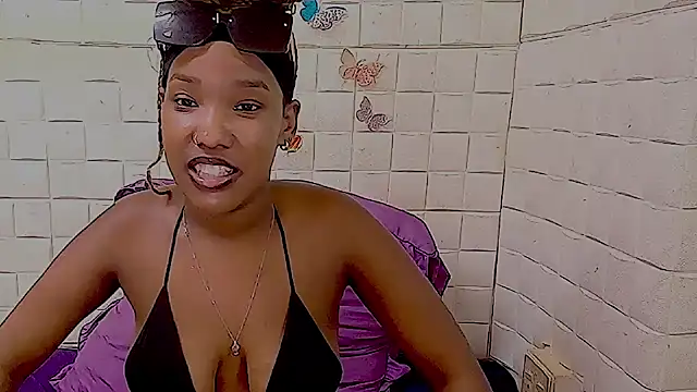 EroticSexyPrada's cam snapshot