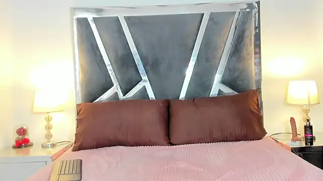 AiraMoreau's cam snapshot