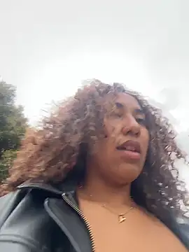 lauraltt live sex cam