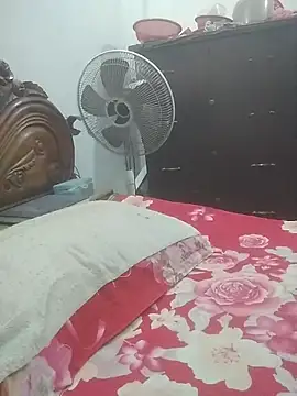 momo_loves's cam snapshot