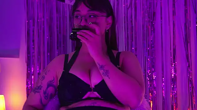 Gloomydoll live sex cam