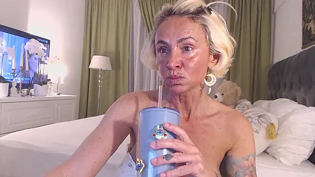 SilverMiss live sex cam