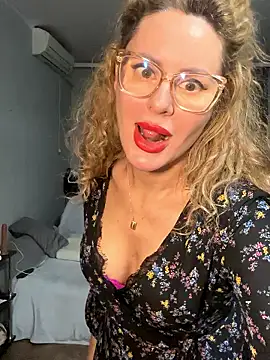 Tania201243 live sex cam