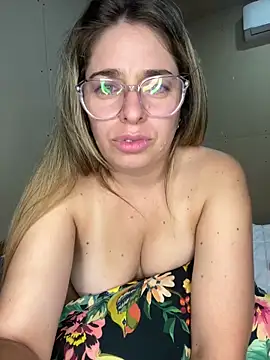 soyanahii live sex cam