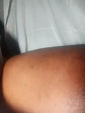 Blackveins32 live sex cam