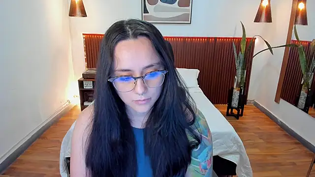 KatherineBond's cam snapshot