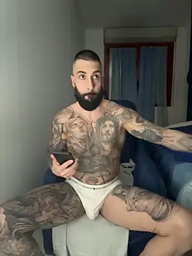 Gioeltoro89 live sex cam