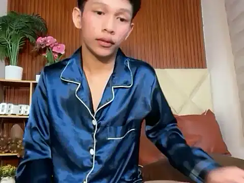 TheBoyAboveYou live sex cam