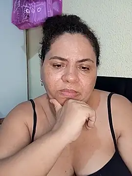 Ravena2290 live sex cam