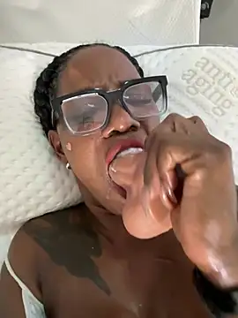 Bustykeyla live sex cam