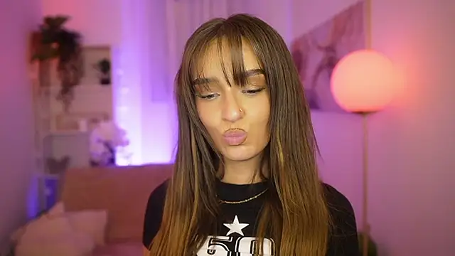 Clara_Nia live sex cam