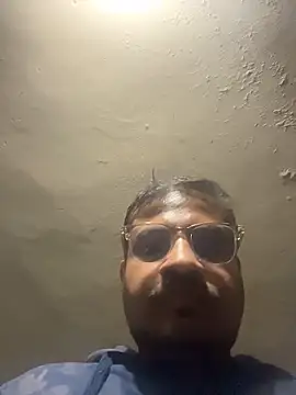 Saxymood1111's cam snapshot