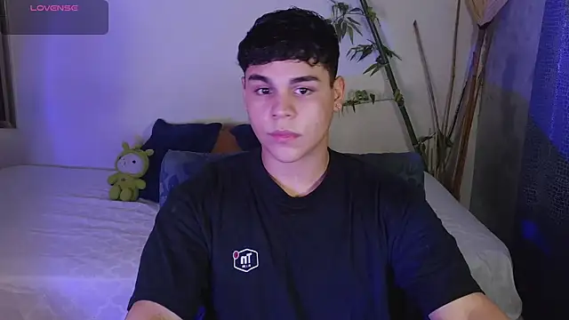 eithan_jonnes's cam snapshot