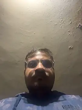 Saxymood1111's cam snapshot