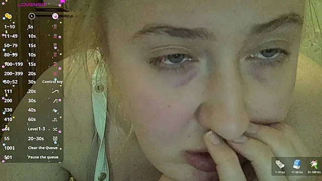 CurvyWild_Lady30's cam snapshot