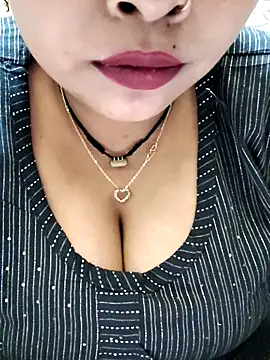 Indian-Nazia's cam snapshot