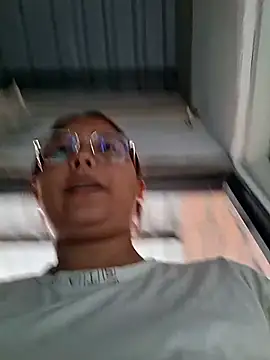 young_dairy01's cam snapshot